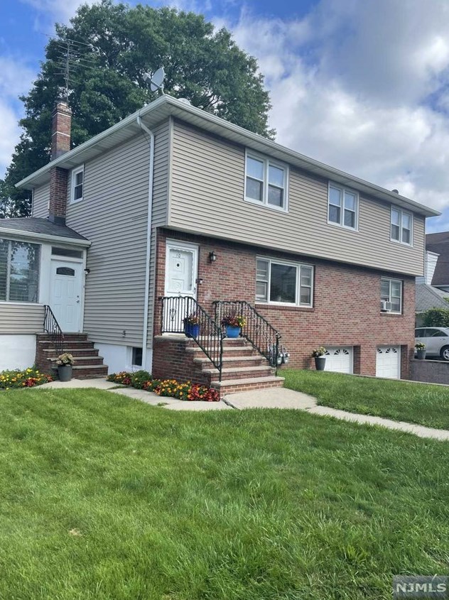10 Mt Pleasant Ave, West Paterson, NJ 07424