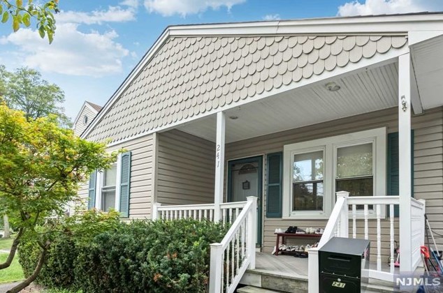 241 Jefferson Ave, Tenafly, NJ 07670