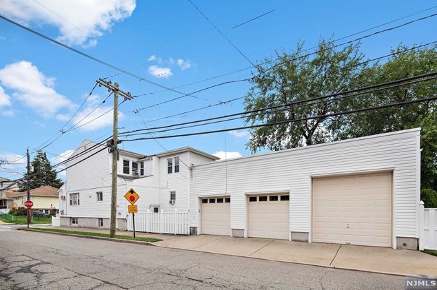 87 Gaston Ave, Outwater, NJ 07026