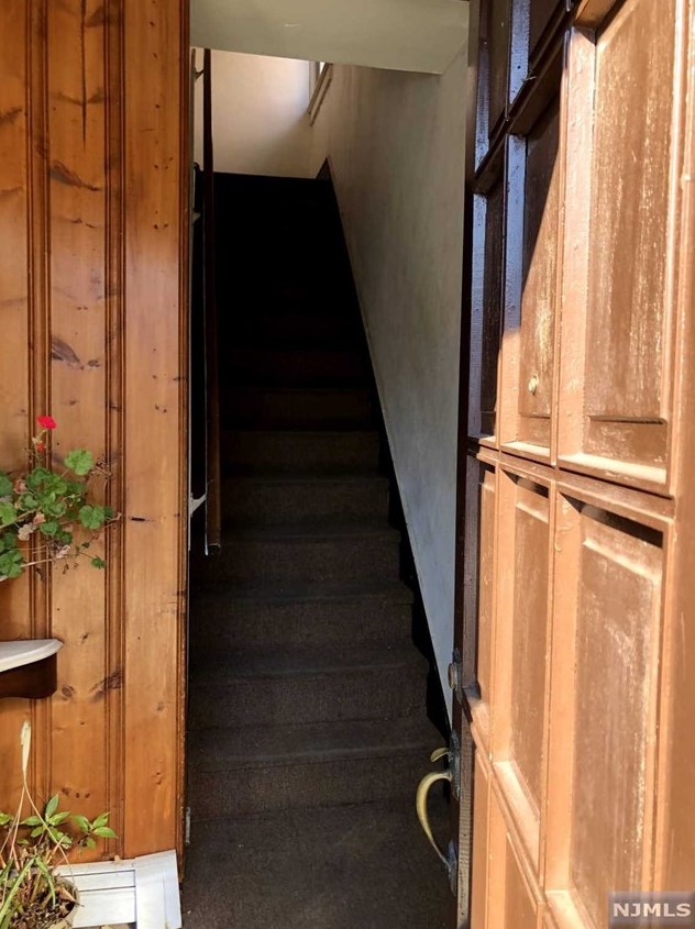 117 Abbott Ave #2, Palisades Park, NJ 07650