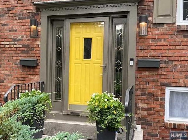 73 Franklin St, Tenafly NJ  07670-2006 exterior