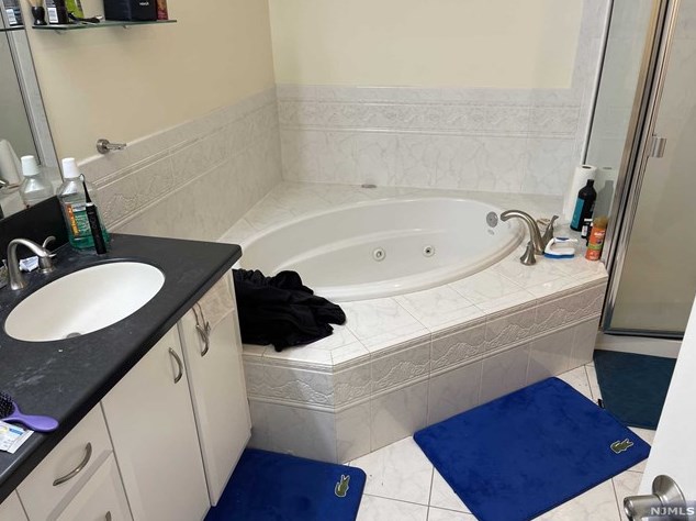 153 George Russell Way, Clifton NJ 07013-2677 exterior