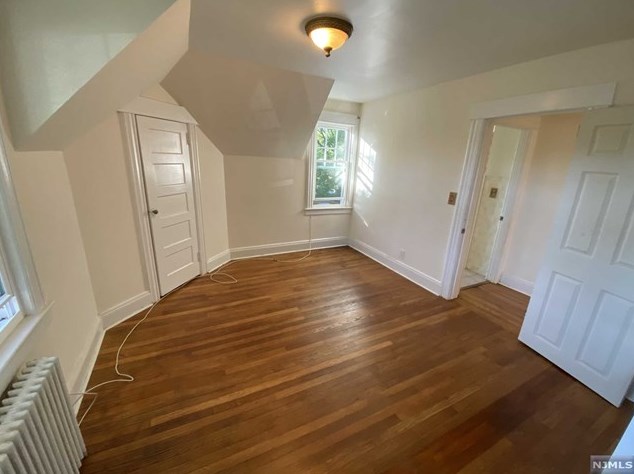 171 Farview Ave, Paramus NJ  07652-2500 exterior