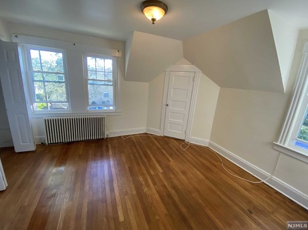 171 Farview Ave, Paramus NJ  07652-2500 exterior