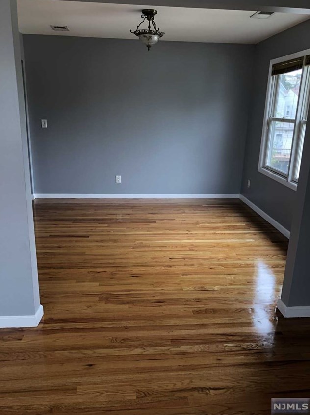 314 9th St #2, Carlstadt, NJ 07072