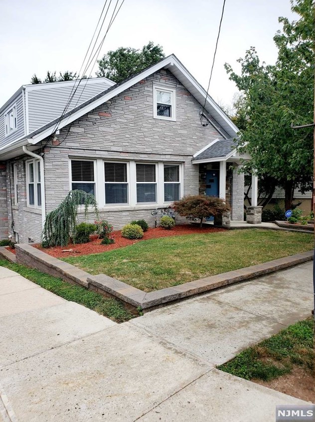 619 Chase Ave #1, Lyndhurst, NJ 07071