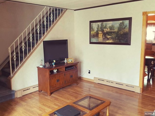 161 Anderson Ave, Wallington, NJ 07057