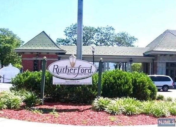 17 Meadow Rd #203, Rutherford, NJ 07070