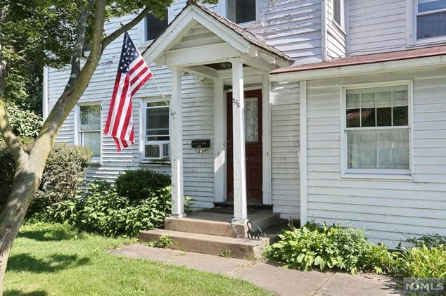 234 Washington Ave, Westwood, NJ 07675