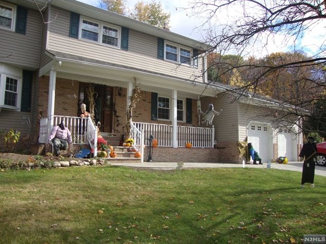 61 Cannonball Rd, Midvale, NJ 07465-1048