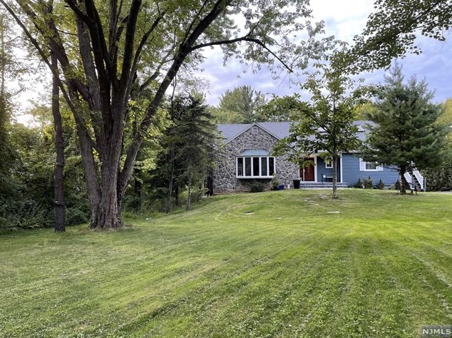 138 Meyersville Rd, Chatham Township, NJ 07928
