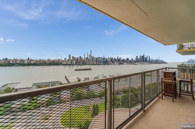 6600 Boulevard E #8c, West New York, NJ 07093