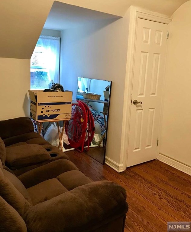 2 E Linden Ave #2, Dumont, NJ 07628