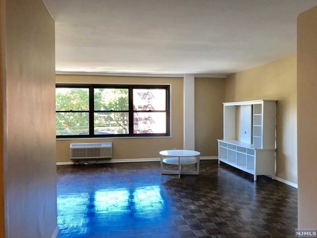 2352 Linwood Ave #4b, West Fort Lee, NJ 07024