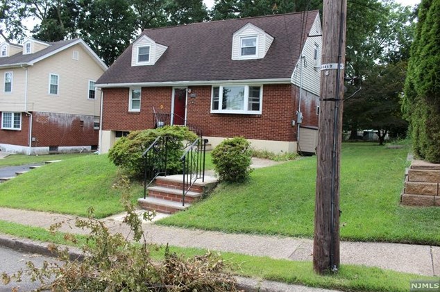 98 Howland Ave, Teaneck, NJ 07666