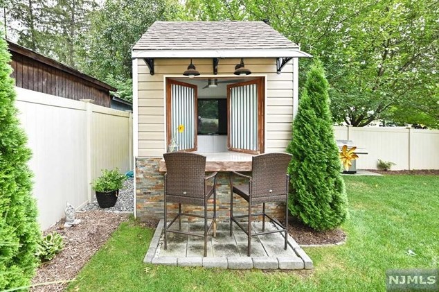 233 Fondiller St, Westwood NJ  07675-5557 exterior