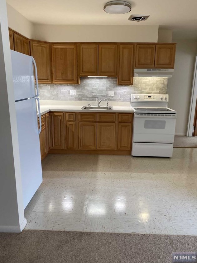 227 13th St #c2, Palisades Park, NJ 07650