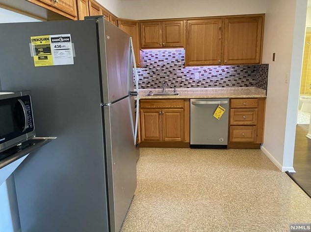 227 13th St #c3, Palisades Park, NJ 07650