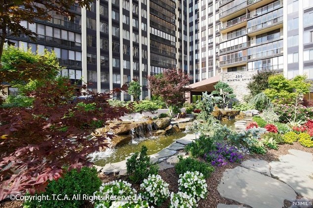 300 Winston Dr #3008, Cliffside Park, NJ 07010