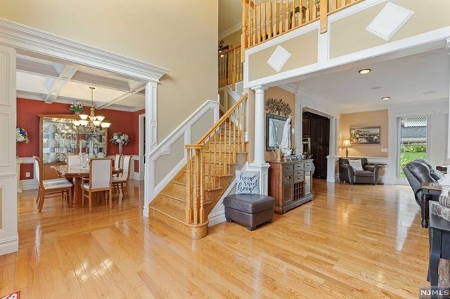 25 Page Dr, Oakland, NJ 07436