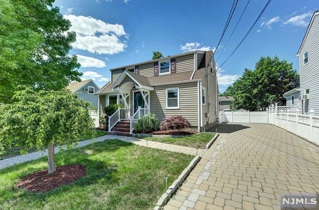 171 New York Ave, Bergenfield NJ  07621-1458 exterior