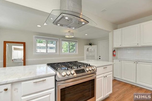 171 New York Ave, Bergenfield NJ  07621-1458 exterior