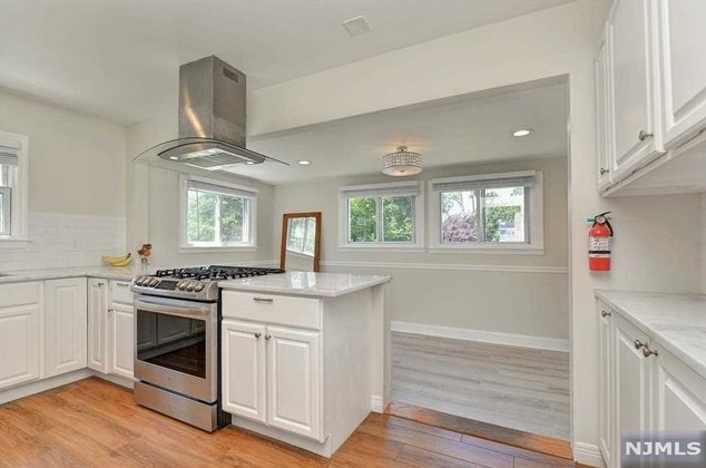 171 New York Ave, Bergenfield NJ  07621-1458 exterior