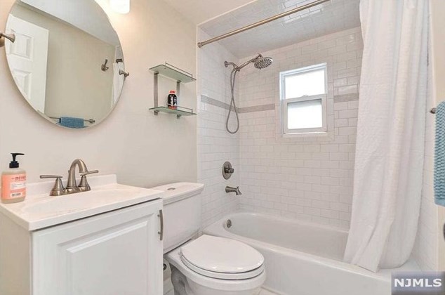 171 New York Ave, Bergenfield NJ  07621-1458 exterior