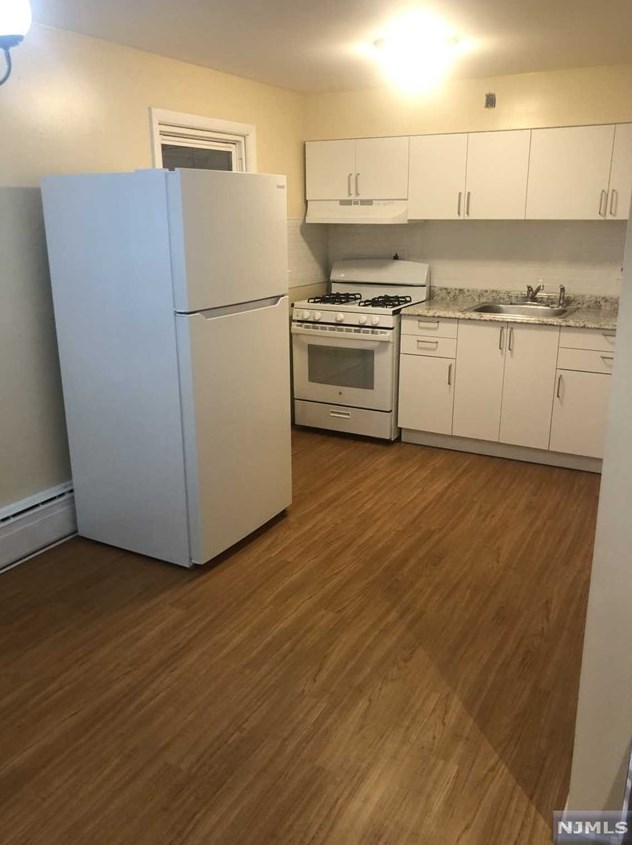 321 Mayhill St #2, Saddle Brook, NJ 07663