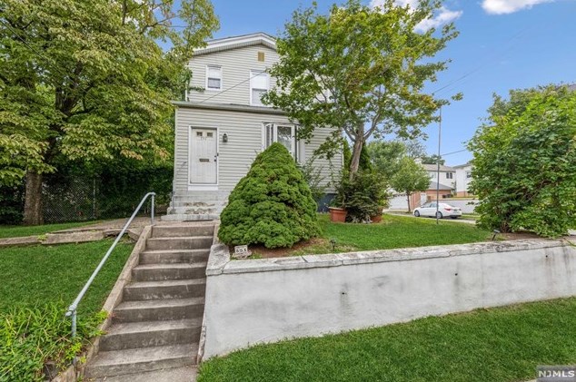 551 Hoboken Rd, Carlstadt, NJ 07072