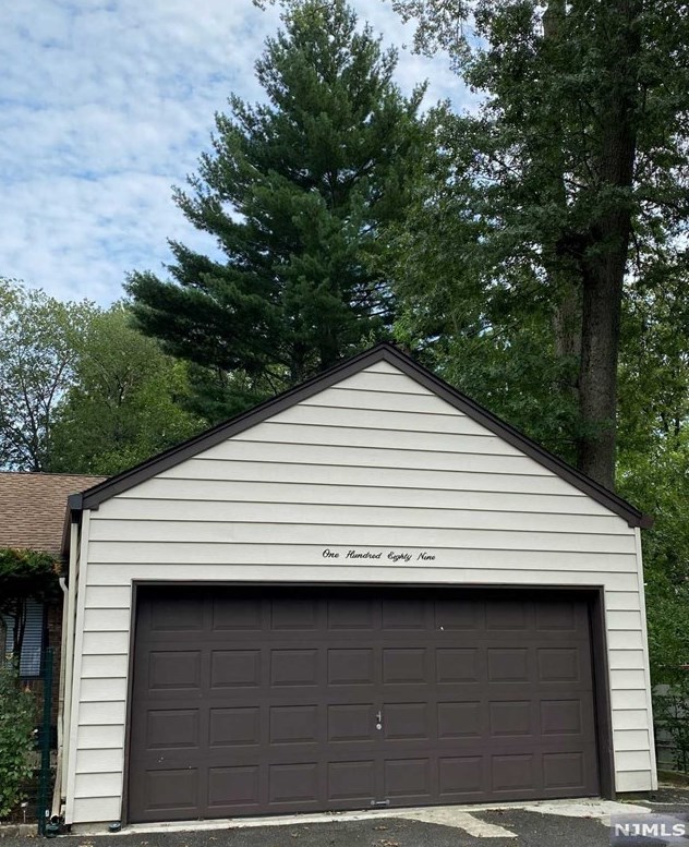 189 Knickerbocker Rd, Closter, NJ 07624