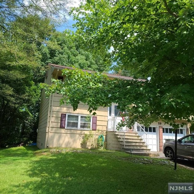 29 Downstream Dr, Roxbury Township, NJ 07836