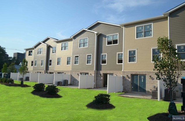 251 Berry St, Hackensack, NJ 07601