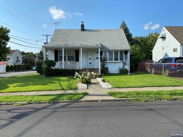 249 Roosevelt Ave, Elmwood Park, NJ 07407