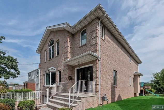 628 Prospect Ave, Ridgefield, NJ 07657