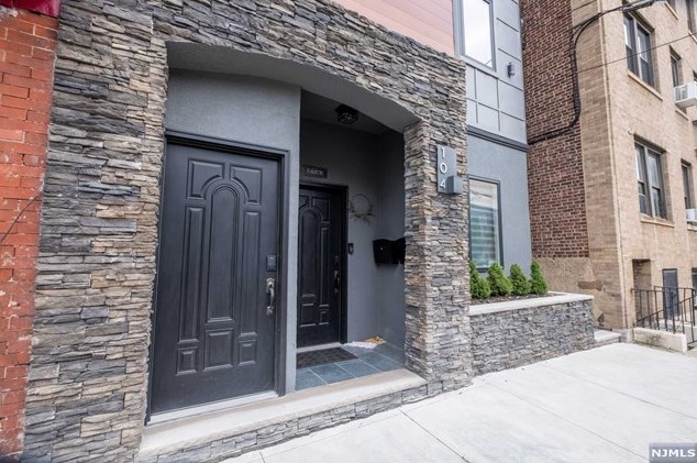 104 Beacon Ave #2, Jersey City, NJ 07306