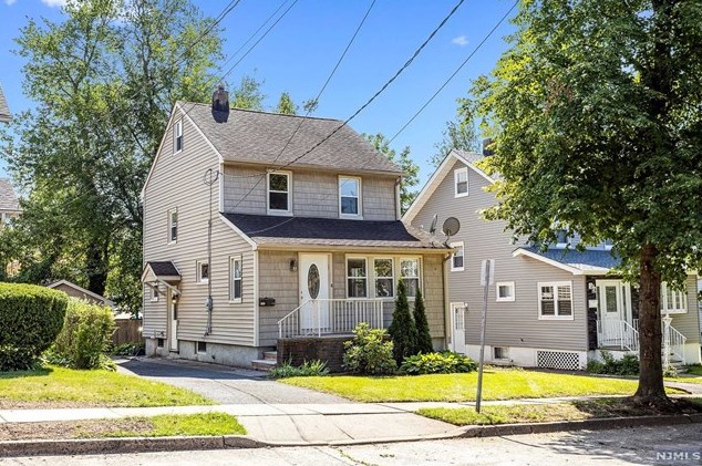 592 Tilden Ave, Teaneck, NJ 07666
