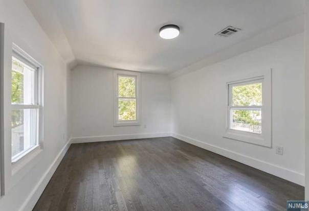 10 Orchard St, Hillsdale NJ  07642-2013 exterior