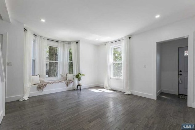 10 Orchard St, Hillsdale NJ  07642-2013 exterior