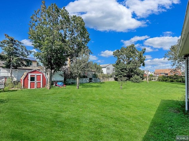 608 Midland Ave, Saddle Brook, NJ 07663-6317