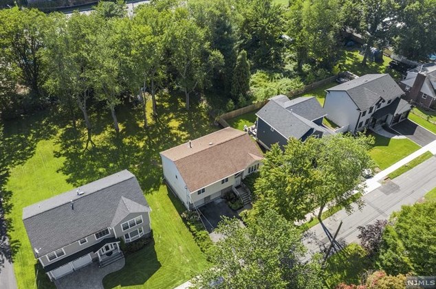 208 Walnut St, Rockleigh, NJ 07647
