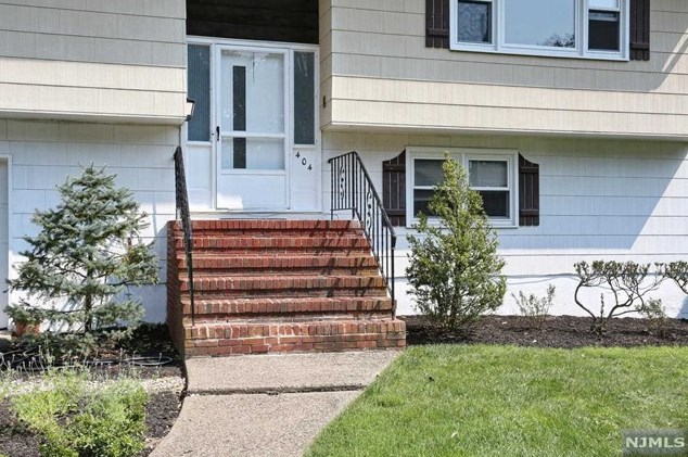 404 Almar Ct, Rockleigh, NJ 07647