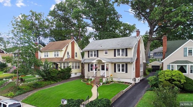 441 Lincoln Ave, Rutherford, NJ 07070-2721
