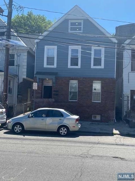 386 S 9th St, Newark, NJ 07103