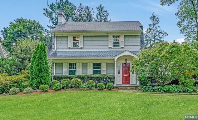 70 Glenwood Rd, Ridgewood, NJ 07450