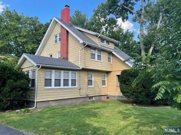 271 Queens Ct, Teaneck, NJ 07666