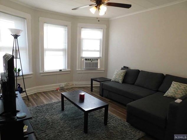 554 2nd Ave, Lyndhurst, NJ 07071