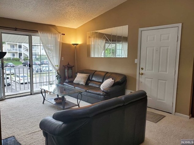 563 Holly Ct #563, Mahwah, NJ 07430