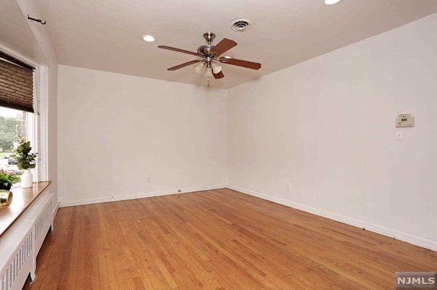 168 Lee St, Elmwood Park NJ  07407-2211 exterior