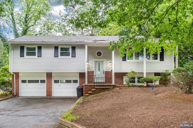 57 Oak Ave, Park Ridge, NJ 07656